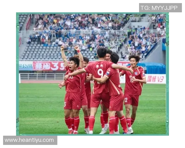 足球明星受伤瞬间高清图片集锦展现运动员拼搏精神与不屈意志