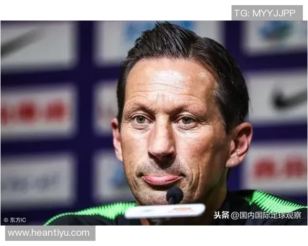 足球明星们为球迷送上温暖新春祝福共迎兔年喜庆时刻