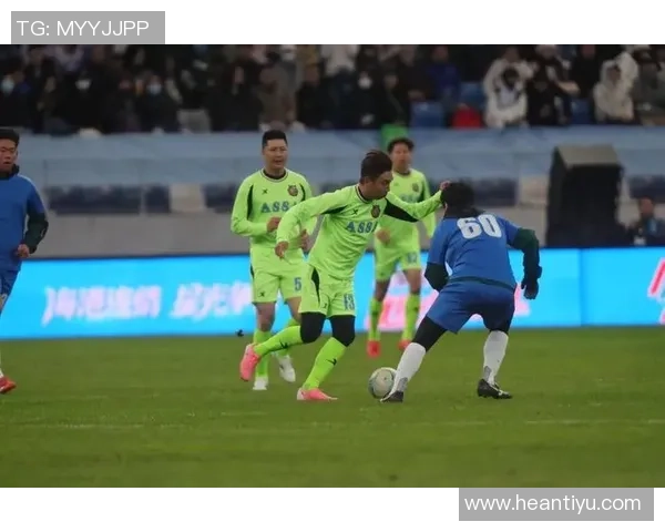 足球明星为粉丝献舞激情瞬间展现运动与艺术的完美结合