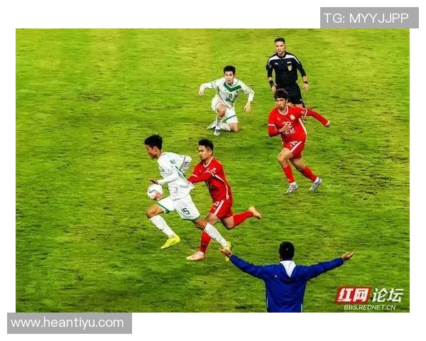 足球明星转场瞬间精彩回顾脚踩绿茵场的震撼时刻