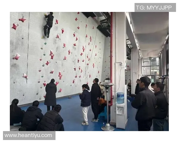 攀岩评论：重庆攀岩队的中路突破得失